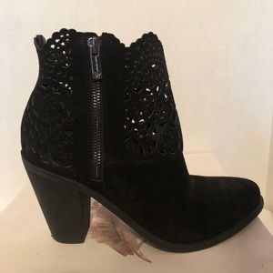 Jessica Simpson black lace cut suede bootie 8